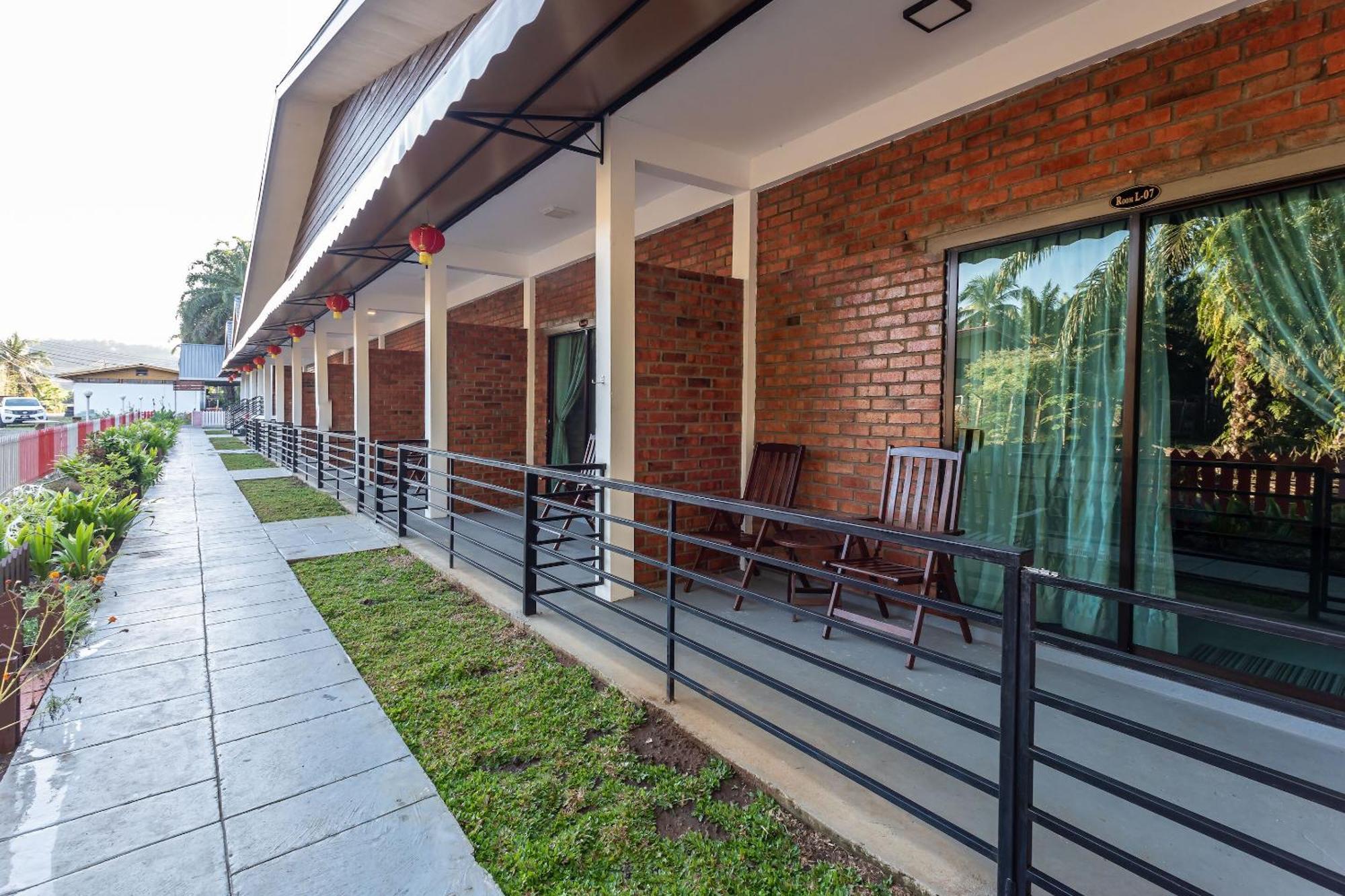 Oyo 90149 Pua Family Semporna Hotel Kültér fotó